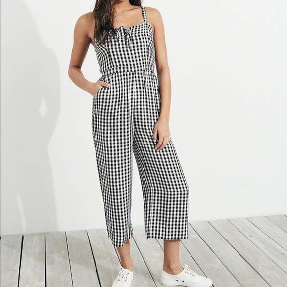 Hollister Cropped Gingham Jumpsuit with tie front - Picture 1 of 4